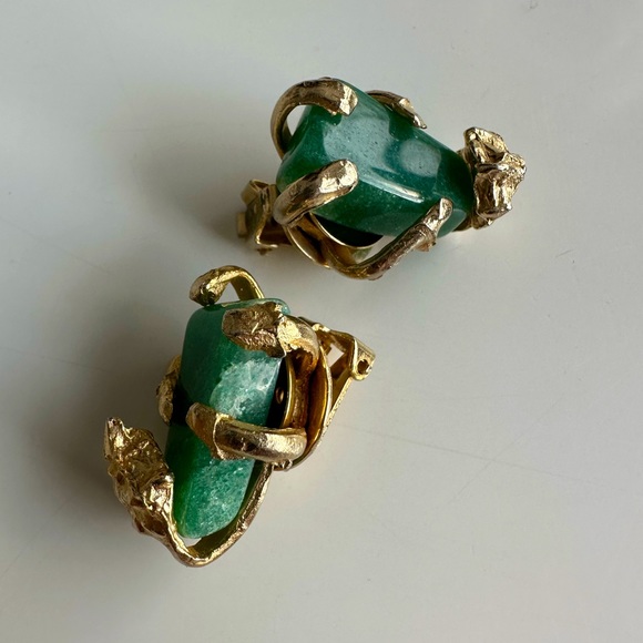 Vintage gold wrapped jade stone clip on earrings - Picture 3 of 5